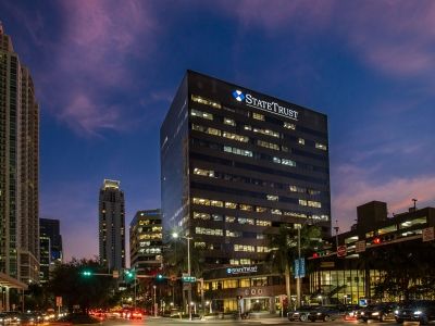 800_Brickell-Full-Exterior_400x300_acf_cropped1