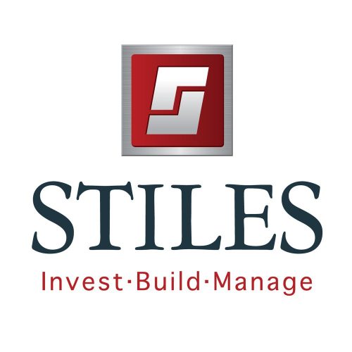 Stilesverticallogo white