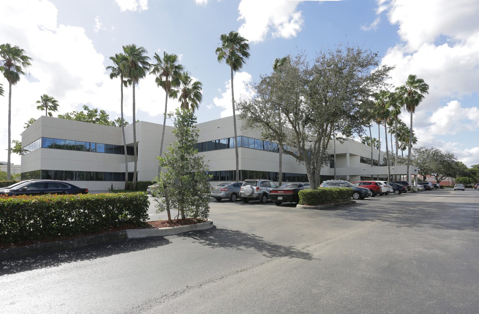 9750 NW 33rd St Coral Springs FL Primary Photo 1 LargeHighDefinition