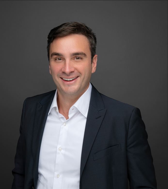 Alex Akar web aspect ratio 400